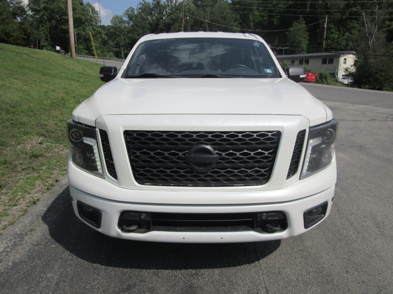 Nissan Titan SL Crew Cab 4WD 2019