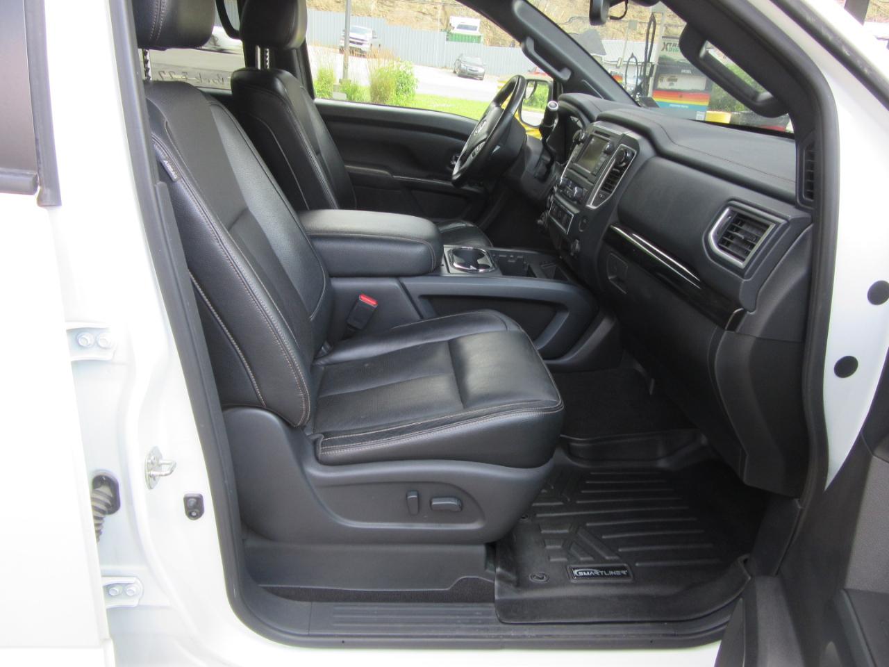 Nissan Titan SL Crew Cab 4WD 2019