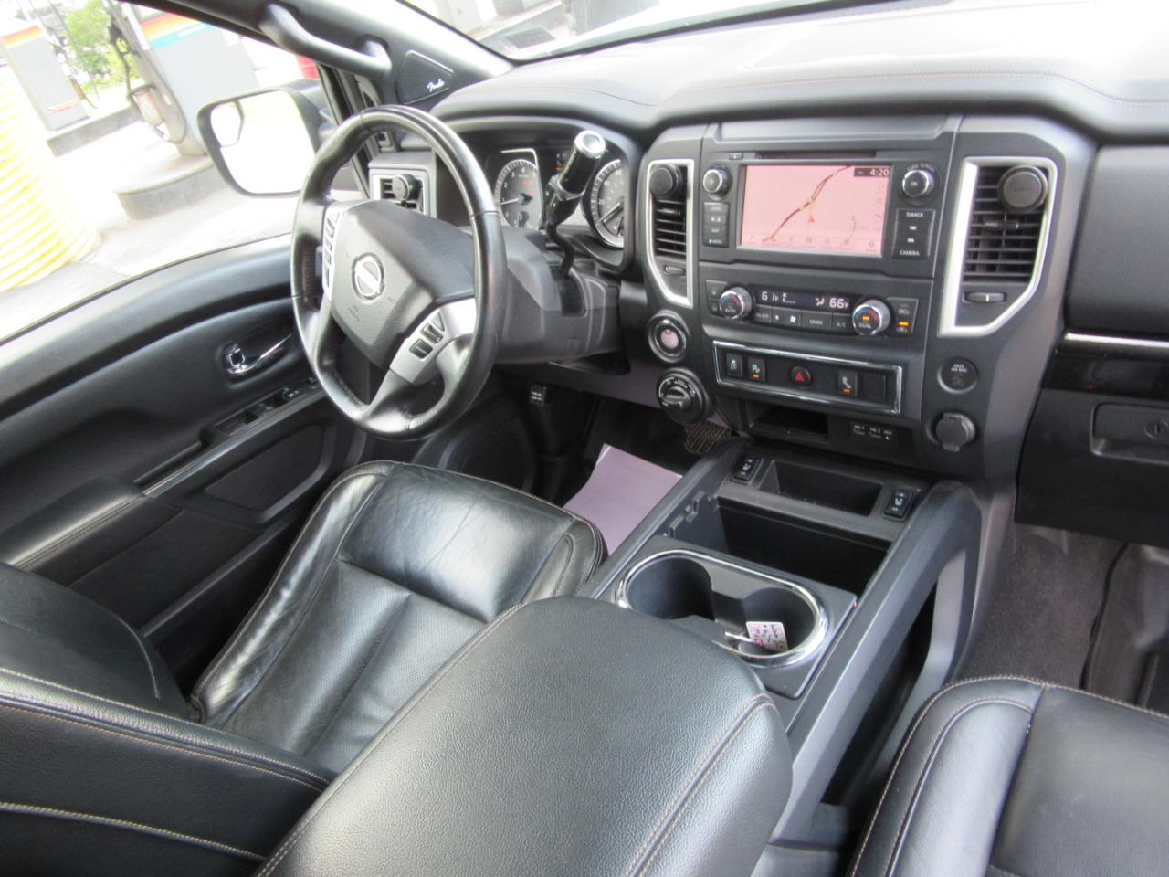 Nissan Titan SL Crew Cab 4WD 2019
