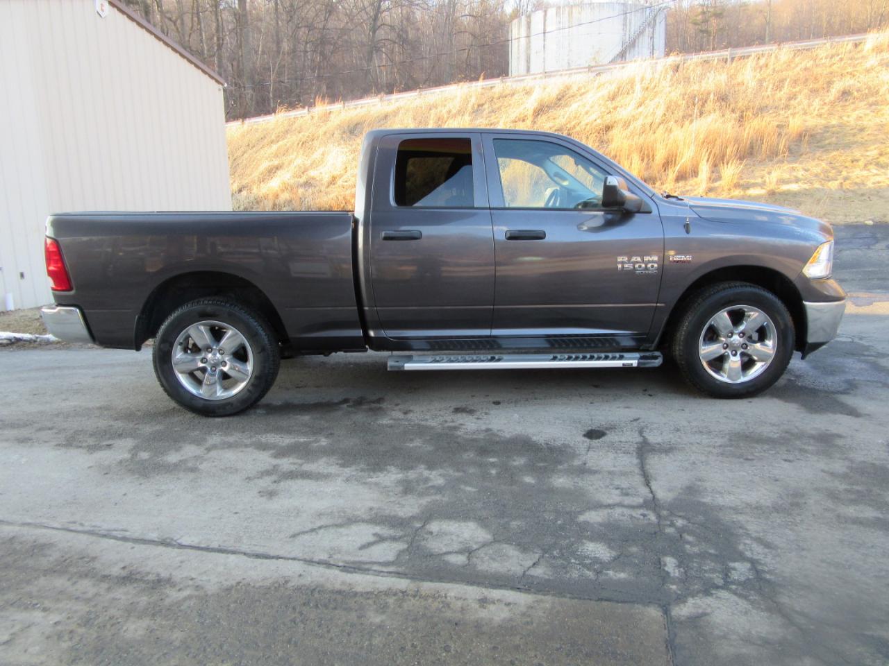 RAM 1500 Classic Tradesman Quad Cab 4WD 2020