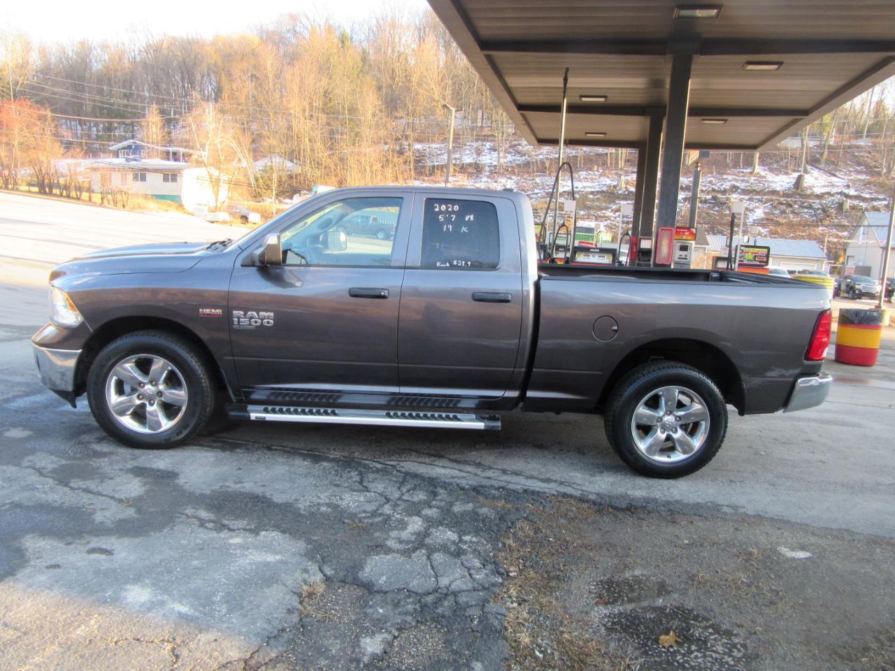 RAM 1500 Classic Tradesman Quad Cab 4WD 2020