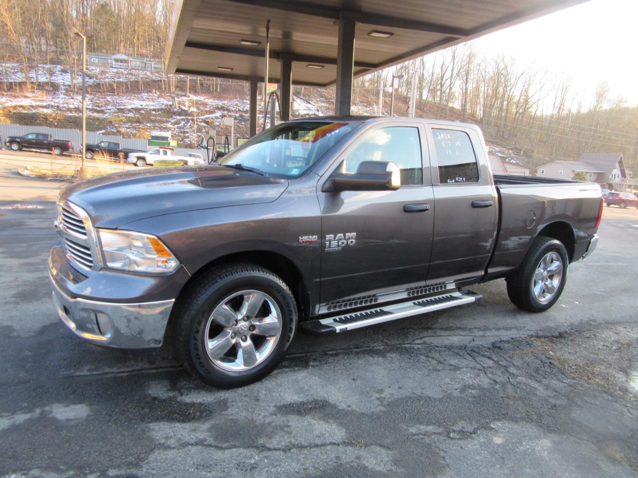RAM 1500 Classic Tradesman Quad Cab 4WD 2020