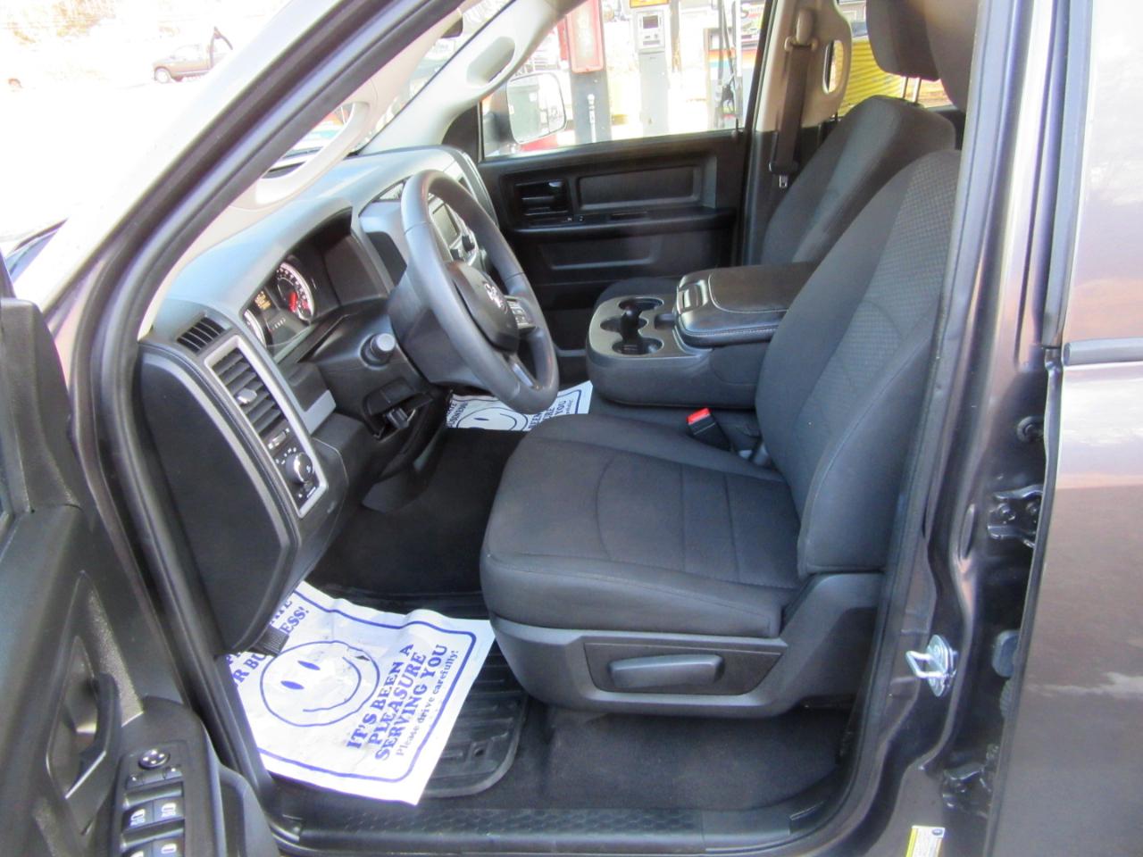 RAM 1500 Classic Tradesman Quad Cab 4WD 2020