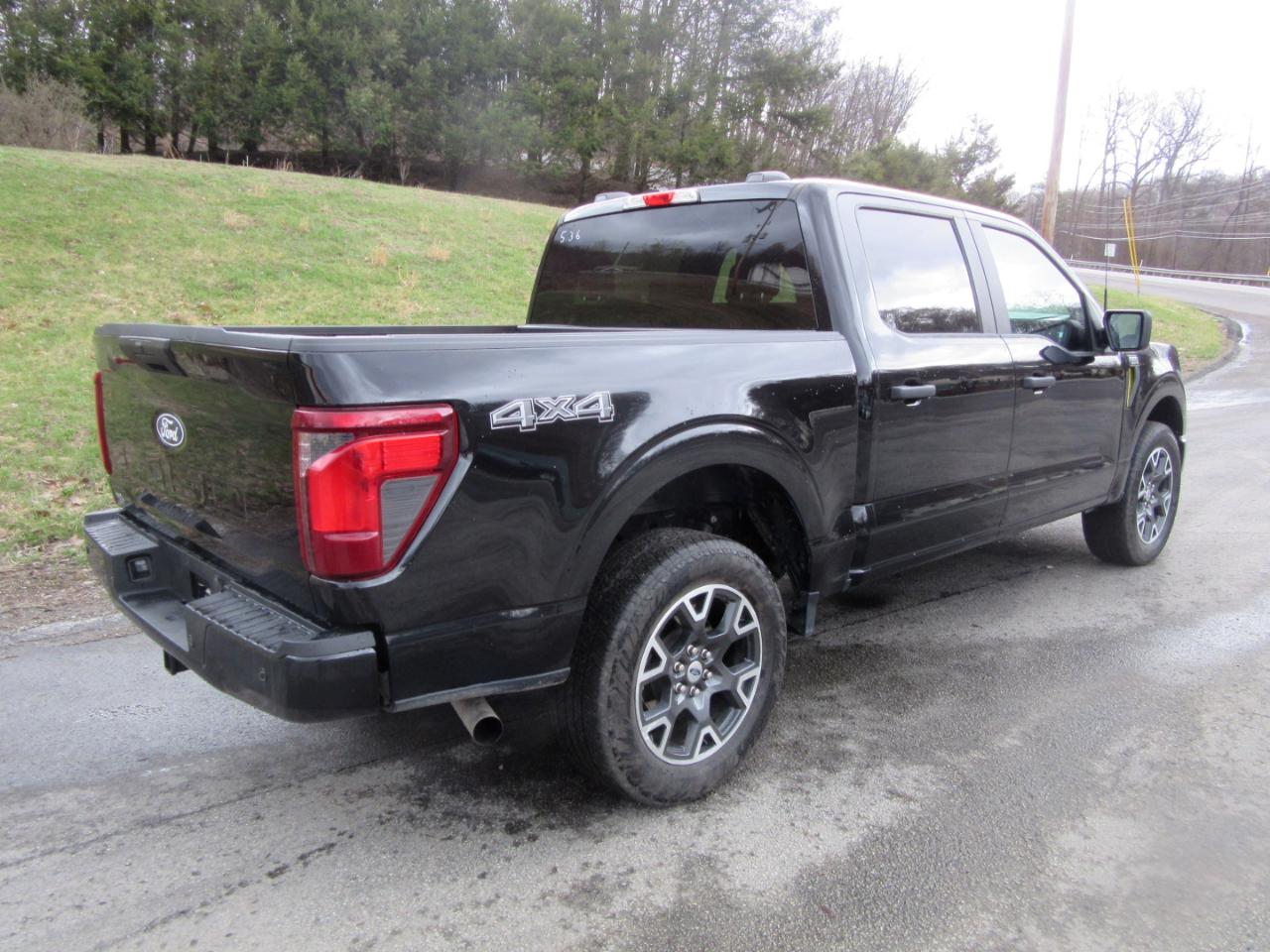 Ford F-150 STX SuperCrew 4WD 2024