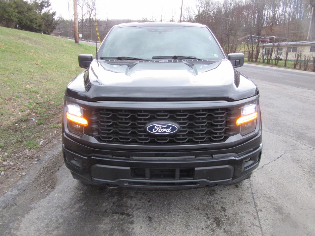Ford F-150 STX SuperCrew 4WD 2024