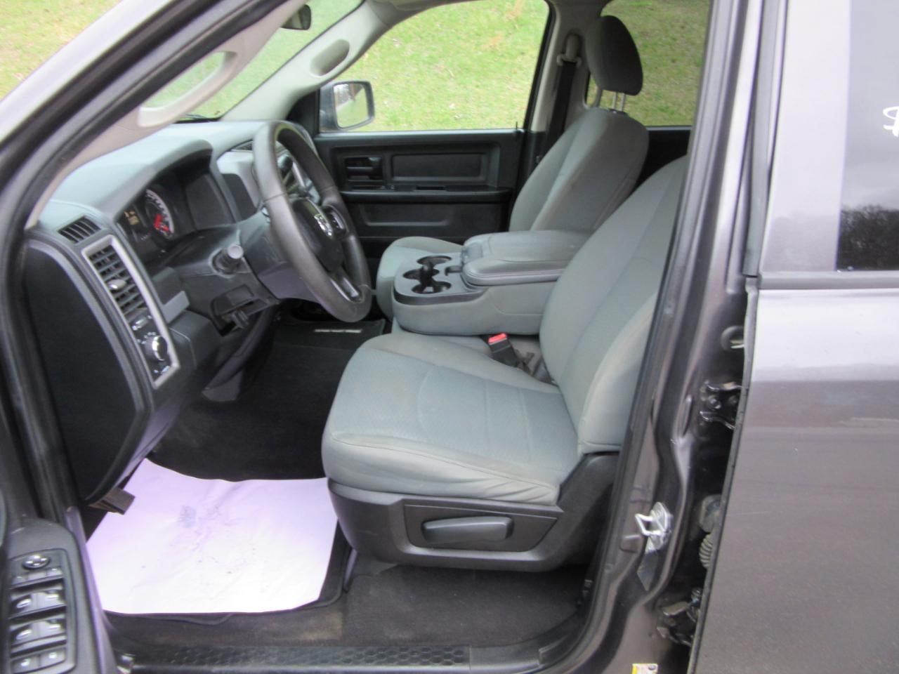 RAM 1500 ST Quad Cab 4WD 2015