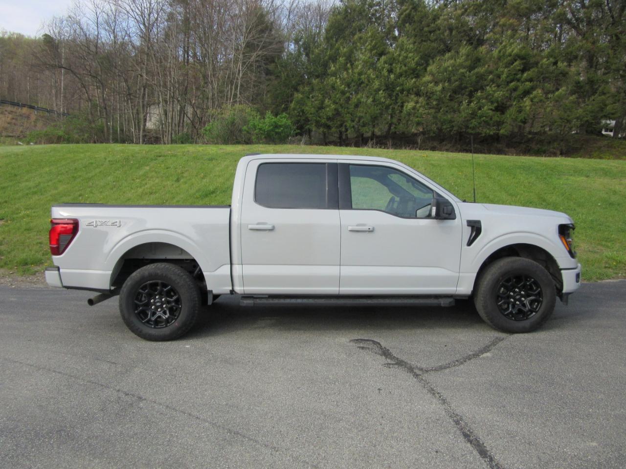 Ford F-150 XLT SuperCrew 4WD 2024