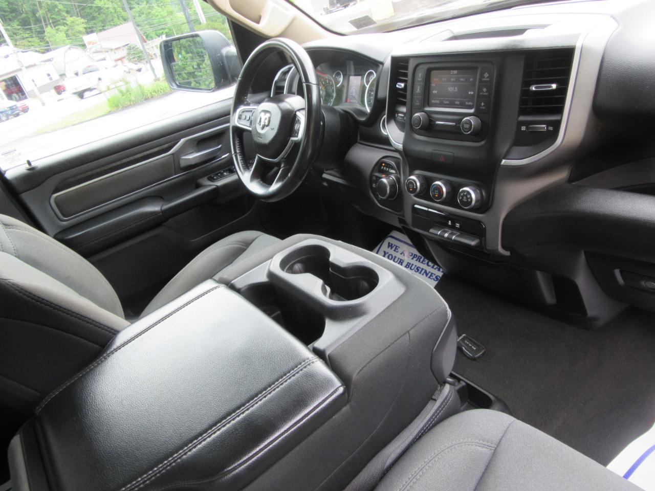 RAM 1500 Big Horn Quad Cab 4WD 2020