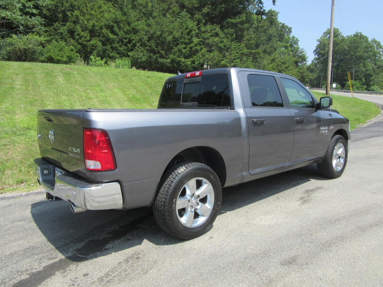 RAM 1500 Classic SLT Crew Cab SWB 4WD 2019