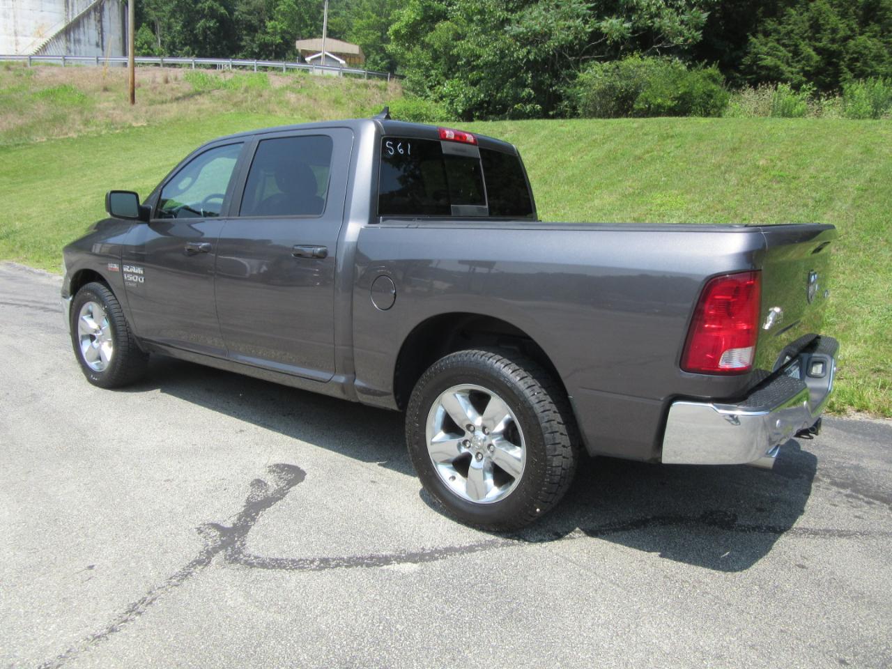 RAM 1500 Classic SLT Crew Cab SWB 4WD 2019