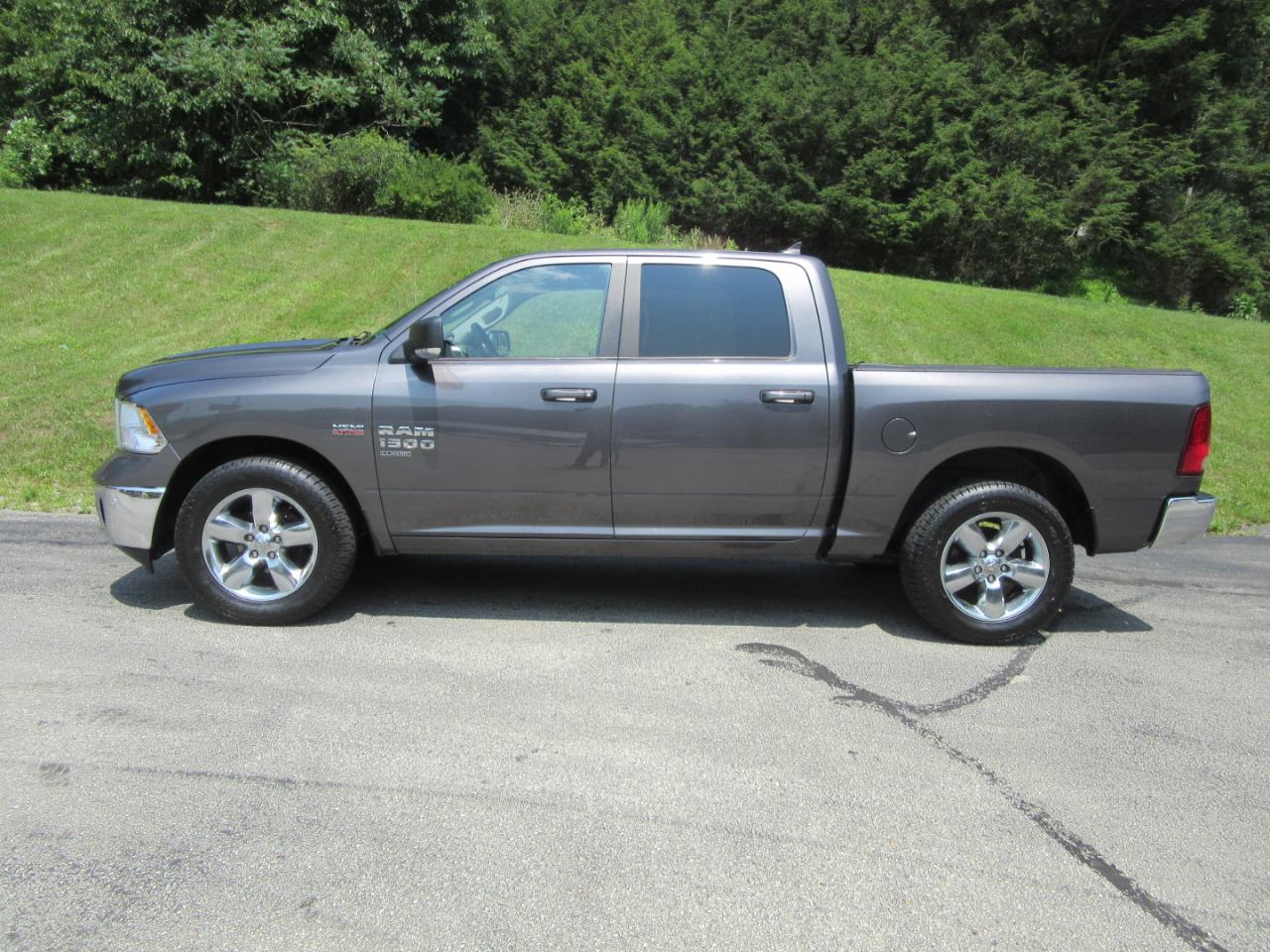 RAM 1500 Classic SLT Crew Cab SWB 4WD 2019
