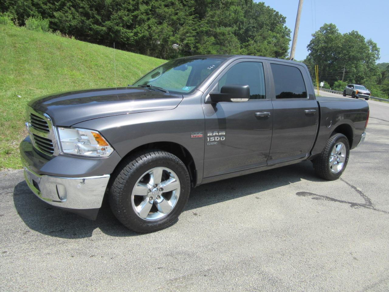RAM 1500 Classic SLT Crew Cab SWB 4WD 2019