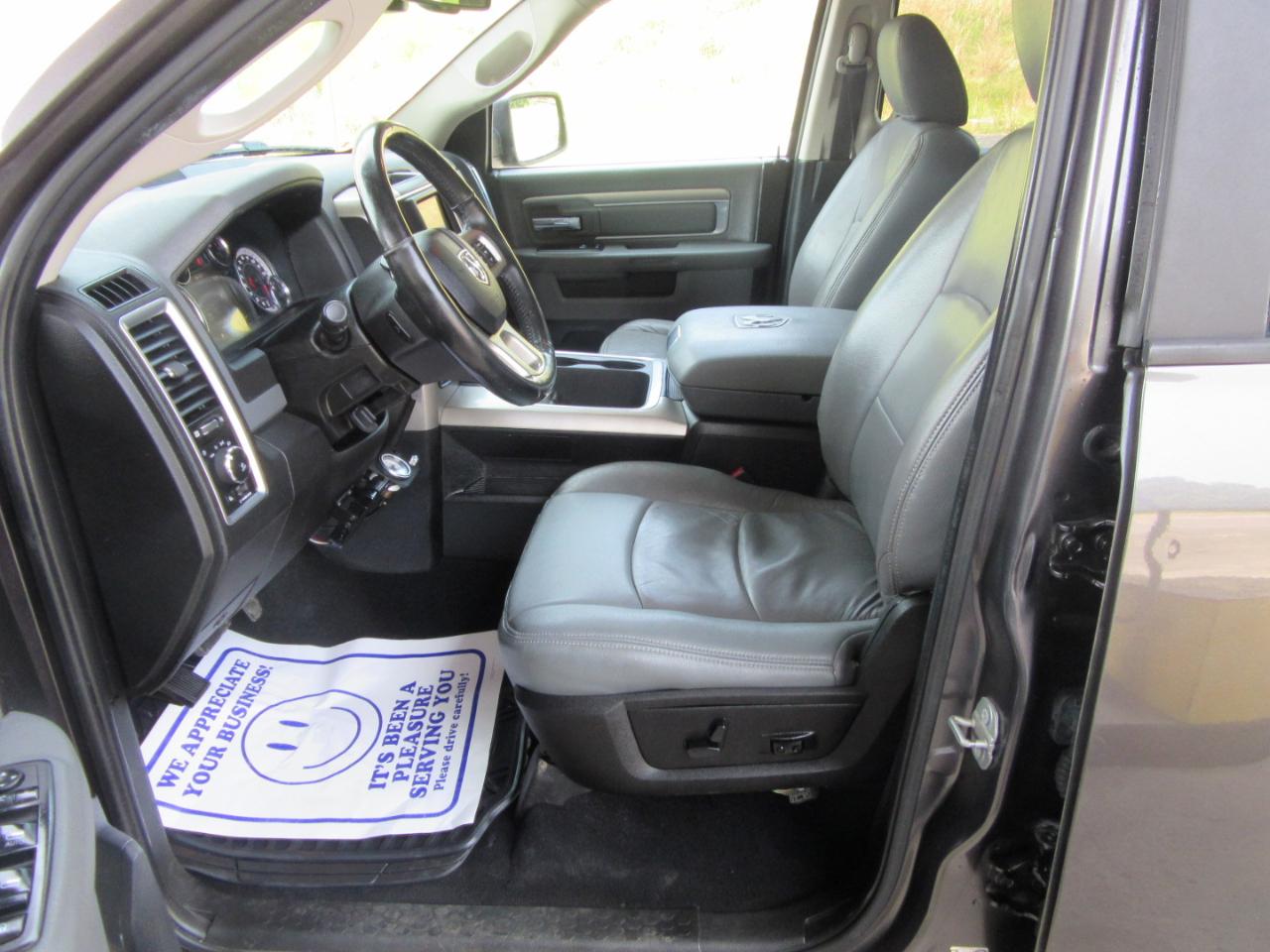RAM 1500 Classic SLT Crew Cab SWB 4WD 2019