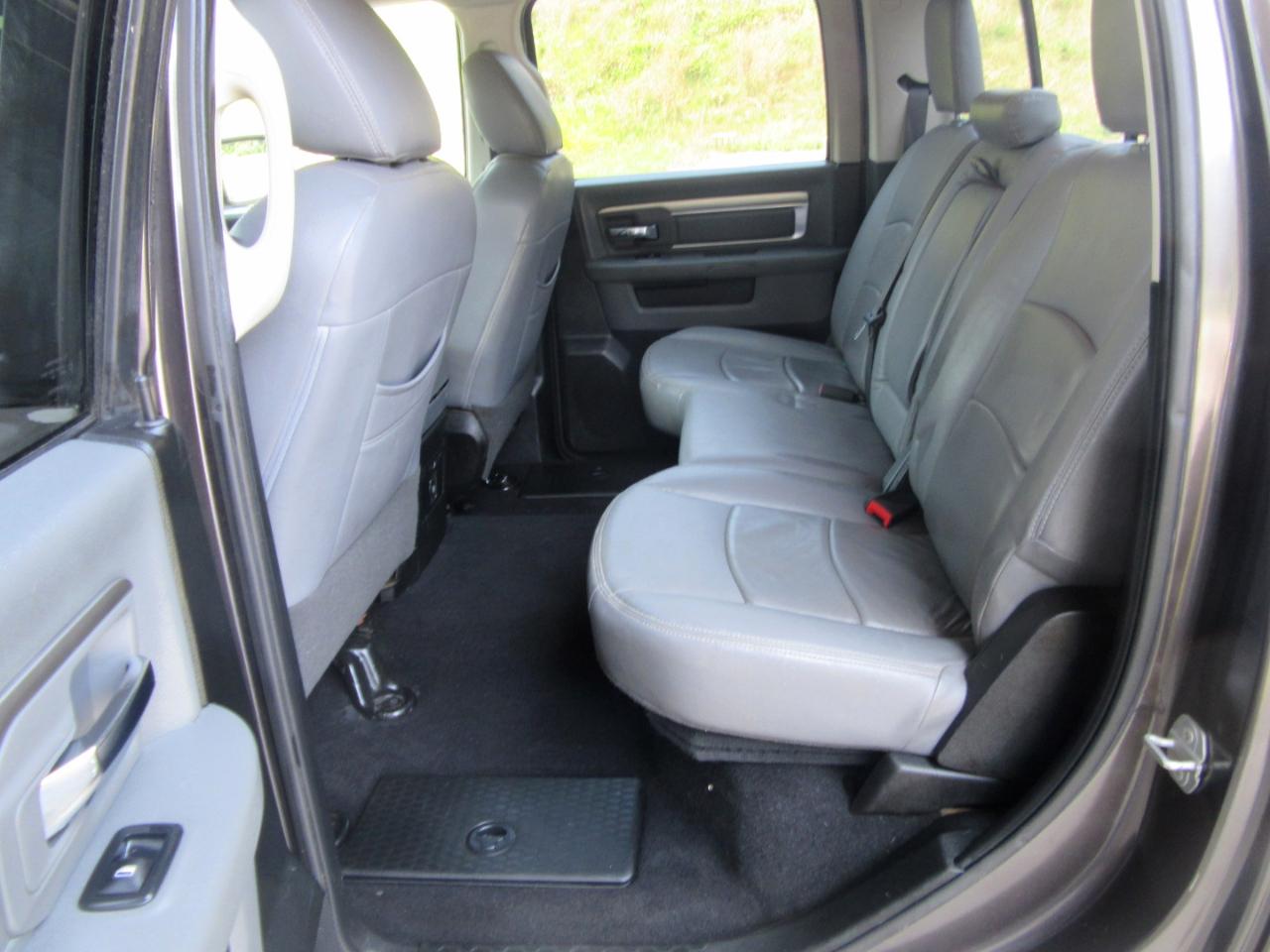 RAM 1500 Classic SLT Crew Cab SWB 4WD 2019