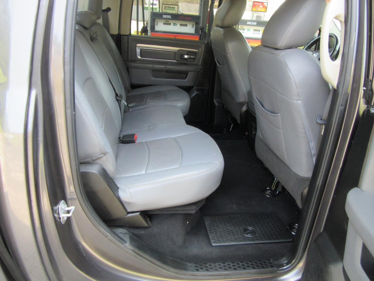 RAM 1500 Classic SLT Crew Cab SWB 4WD 2019