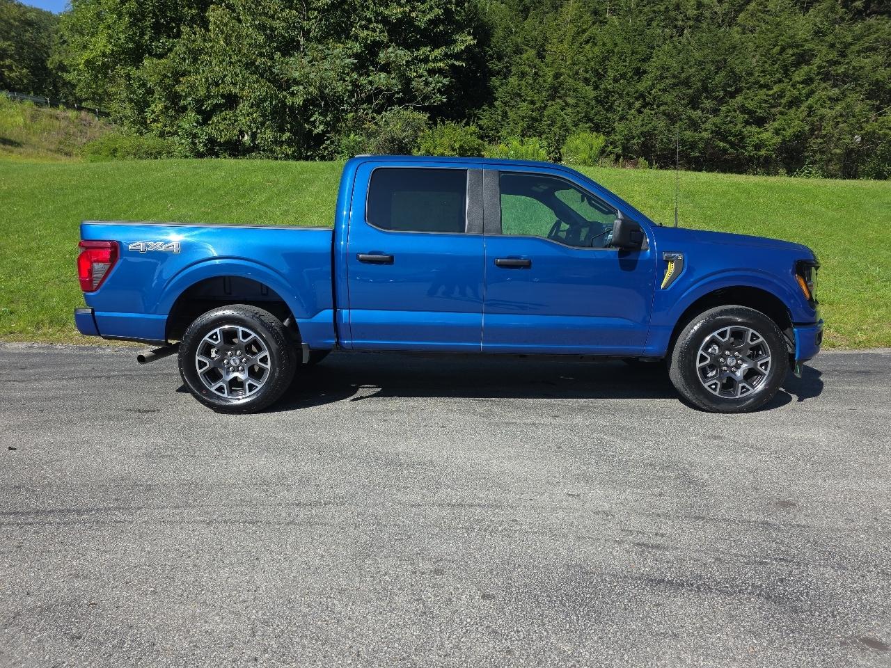Ford F-150 STX SuperCrew 4WD 2024