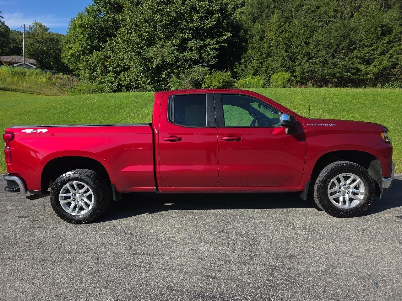 Chevrolet Silverado 1500 1LT Crew Cab 4WD 2021