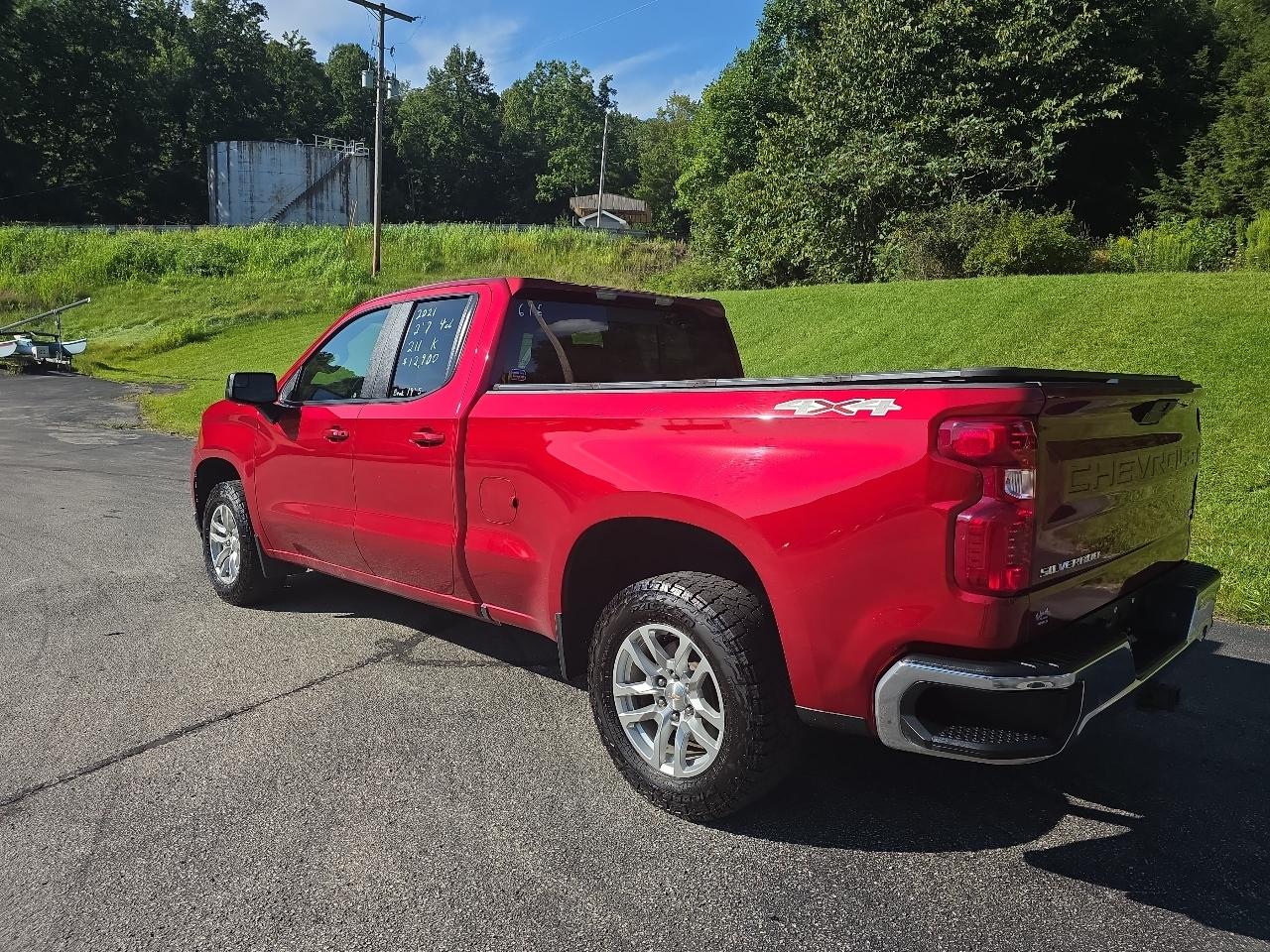 Chevrolet Silverado 1500 1LT Crew Cab 4WD 2021