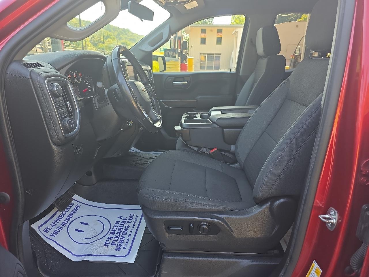 Chevrolet Silverado 1500 1LT Crew Cab 4WD 2021