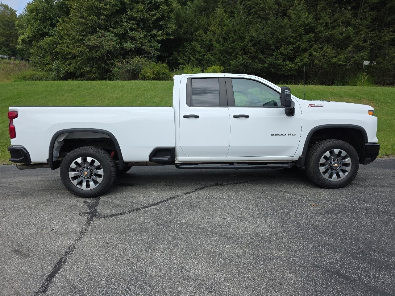 Chevrolet Silverado 2500HD Custom Double Cab Short Box 4WD 2024