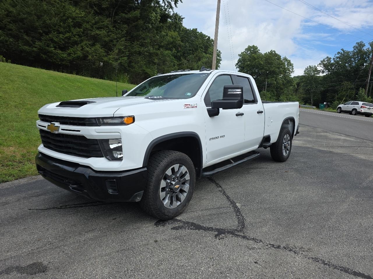 Chevrolet Silverado 2500HD Custom Double Cab Short Box 4WD 2024