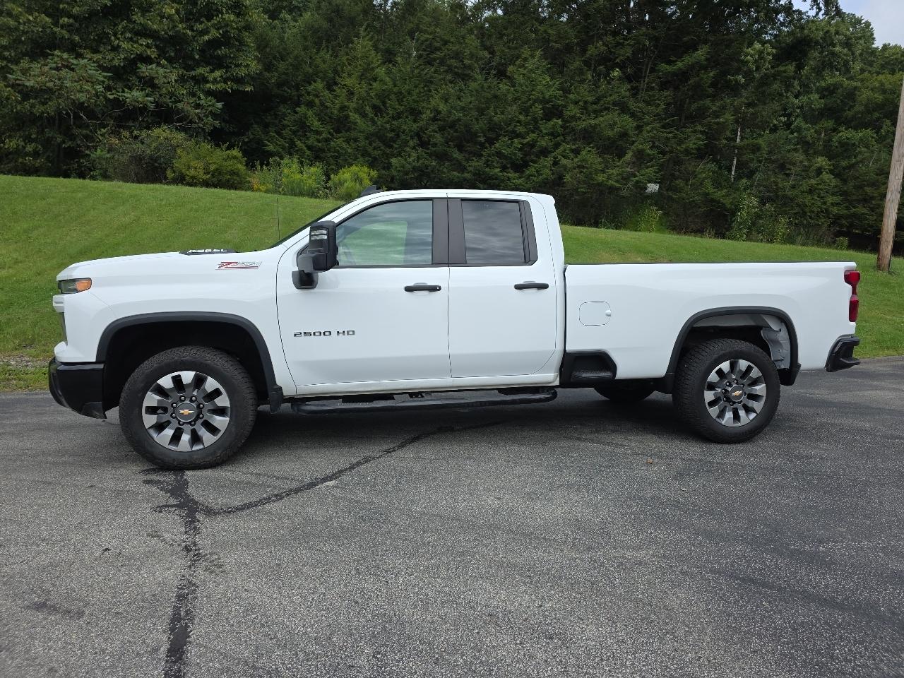 Chevrolet Silverado 2500HD Custom Double Cab Short Box 4WD 2024