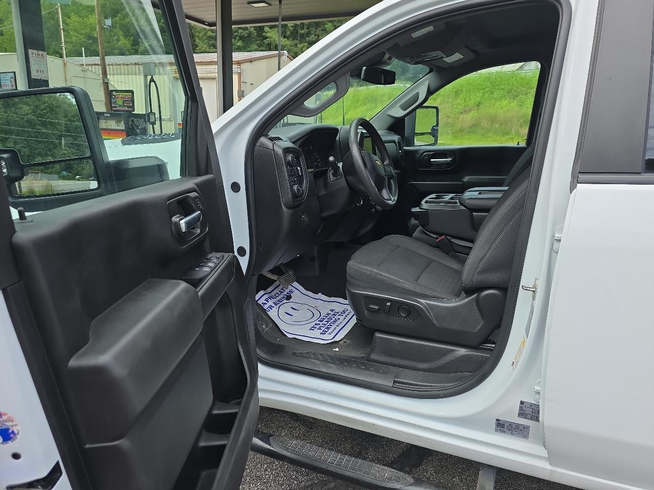 Chevrolet Silverado 2500HD Custom Double Cab Short Box 4WD 2024
