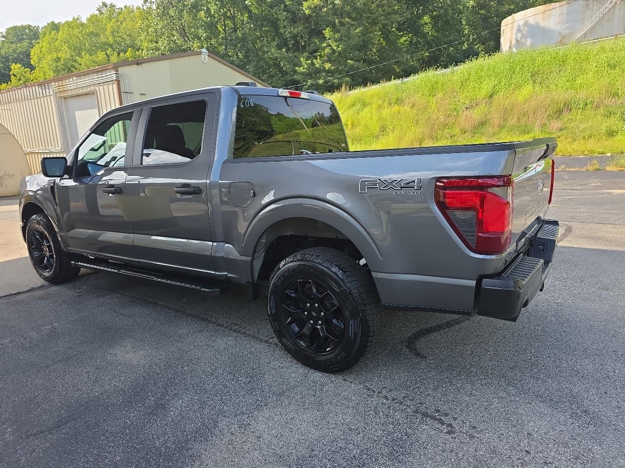 Ford F-150 4WD SuperCab 145" STX 2024