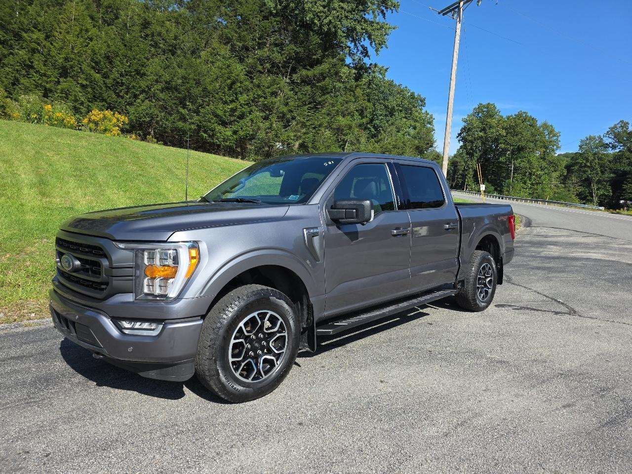 Ford F-150 4WD SuperCrew 145" XLT 2021