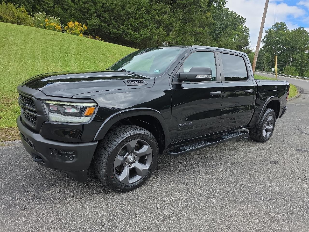RAM 1500 Big Horn Crew Cab SWB 4WD 2020