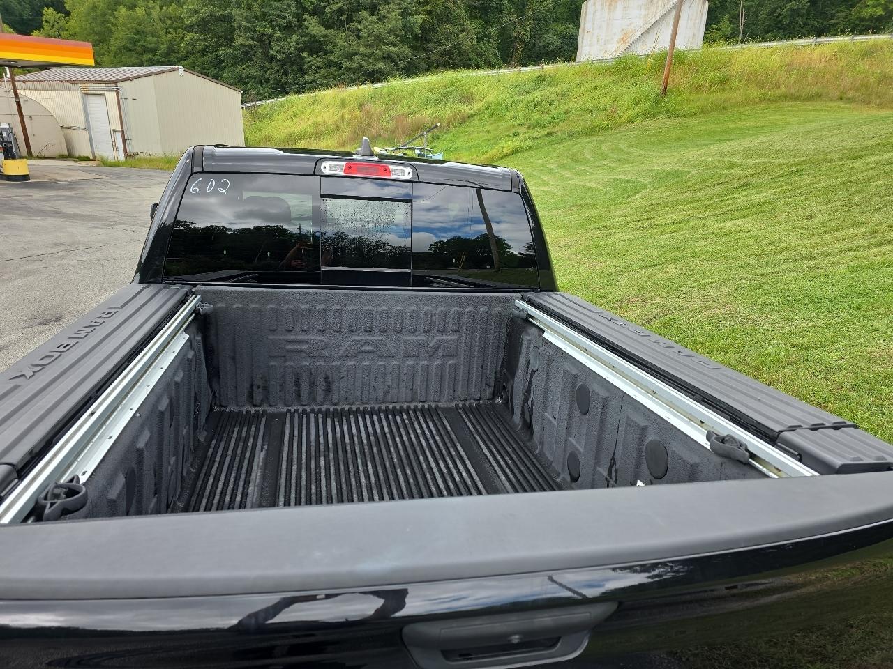 RAM 1500 Big Horn Crew Cab SWB 4WD 2020