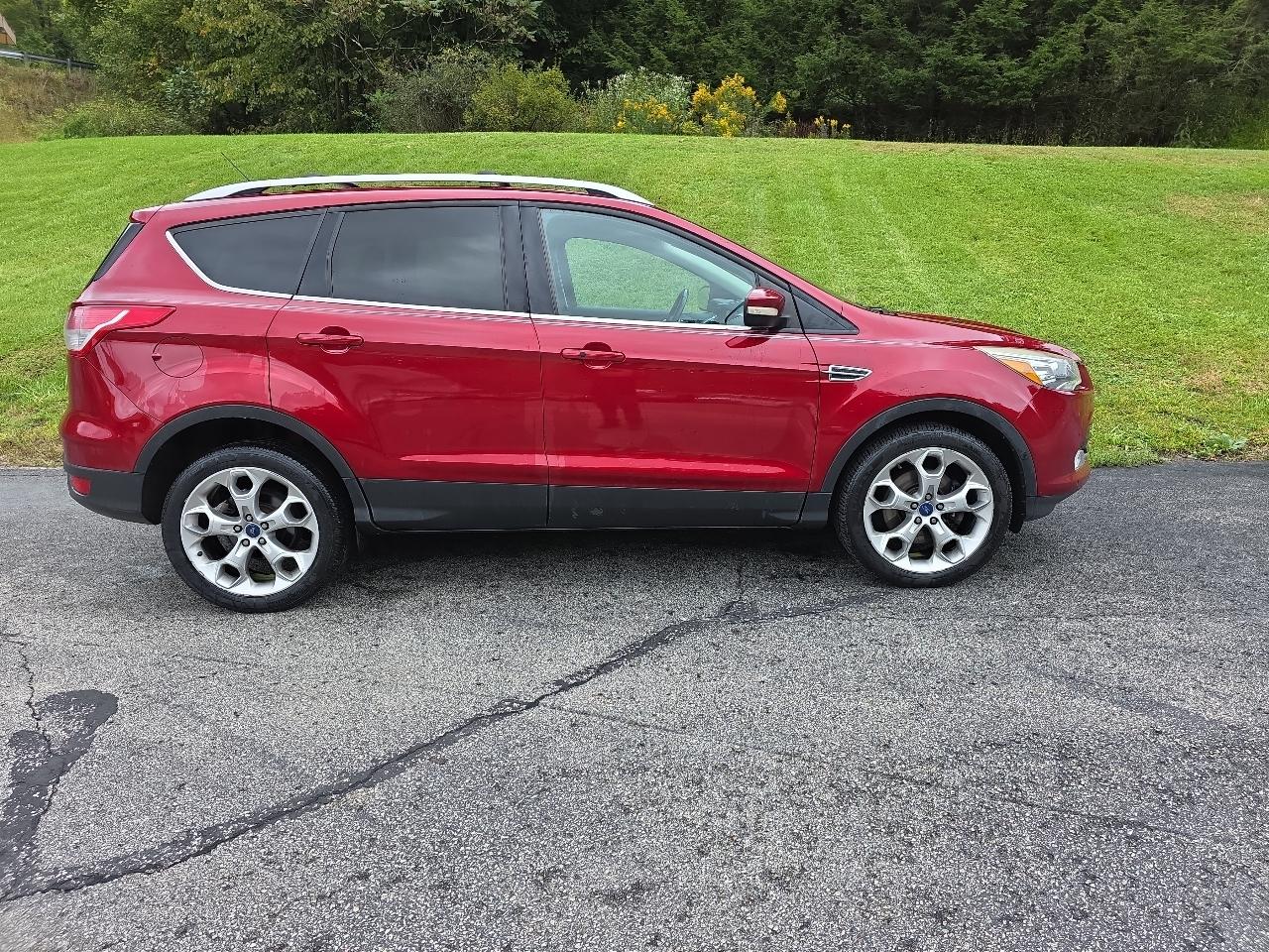 Ford Escape Titanium 4WD 2013