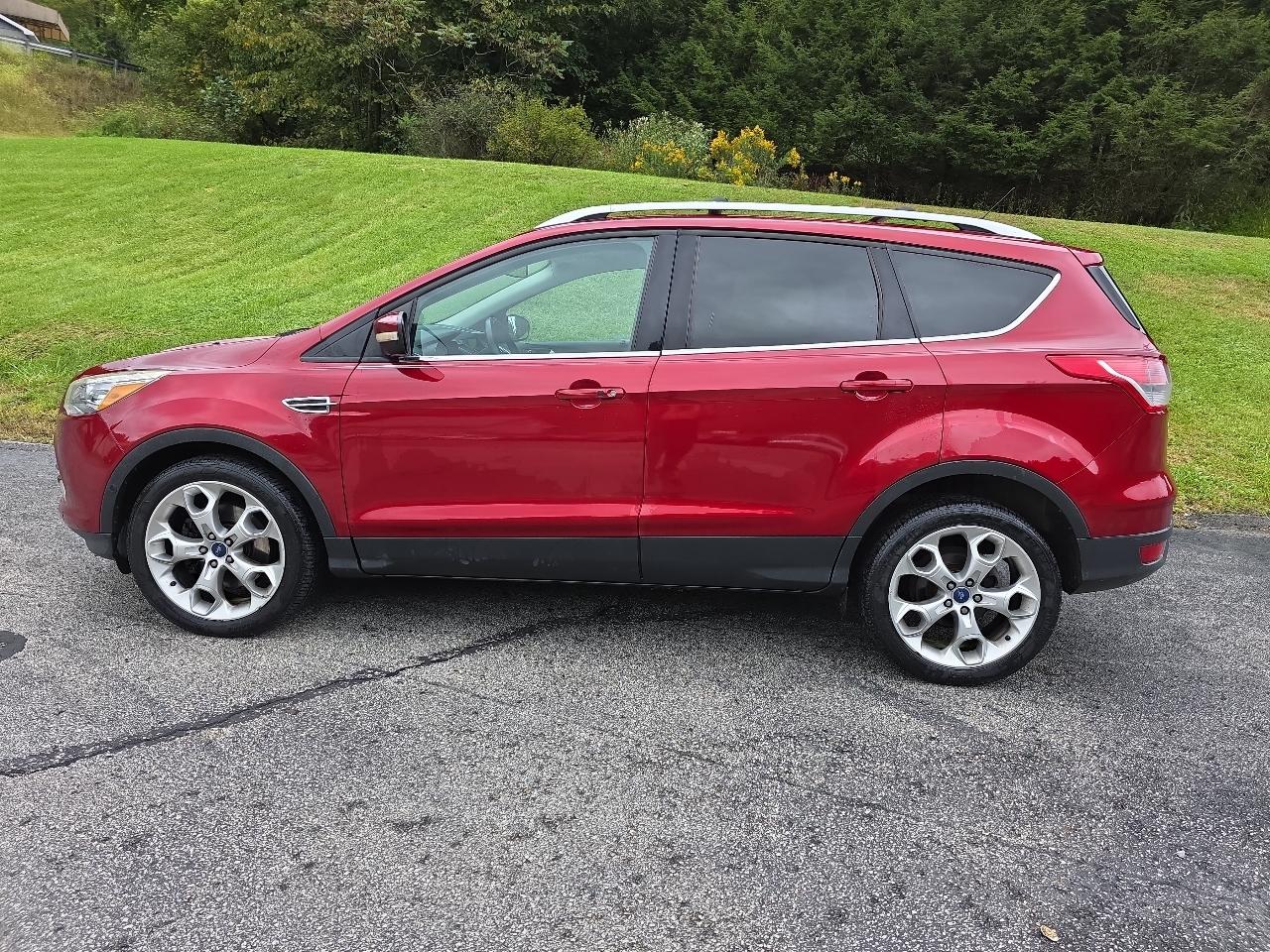 Ford Escape Titanium 4WD 2013