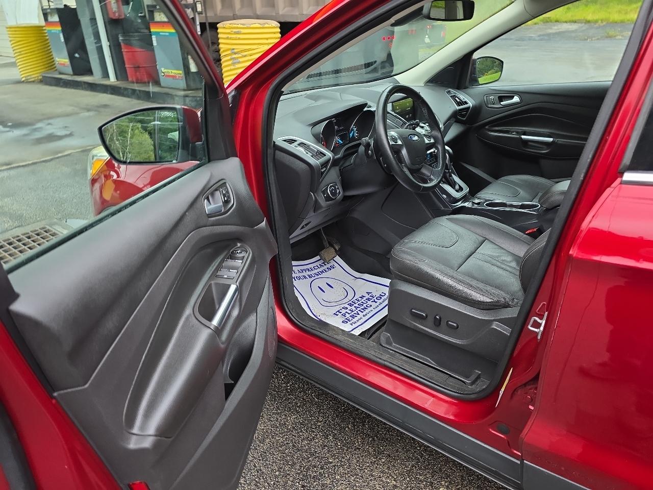 Ford Escape Titanium 4WD 2013