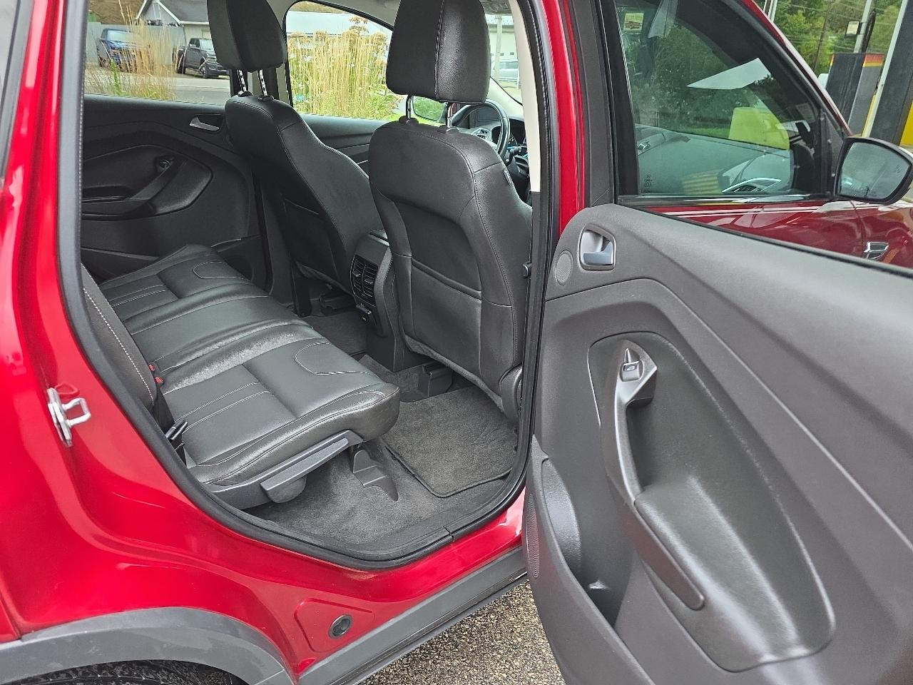 Ford Escape Titanium 4WD 2013
