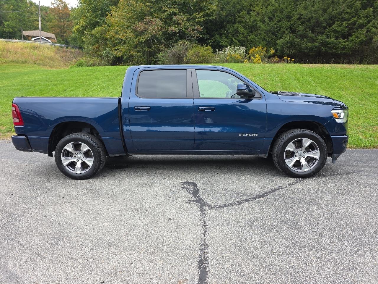 RAM 1500 Laramie Crew Cab SWB 4WD 2024