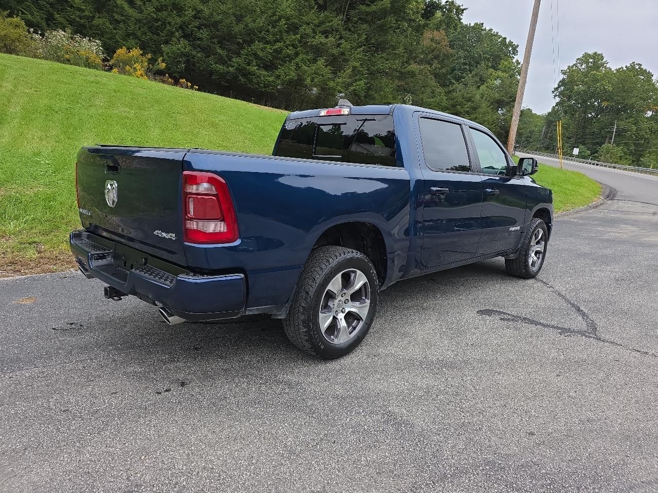 RAM 1500 Laramie Crew Cab SWB 4WD 2024
