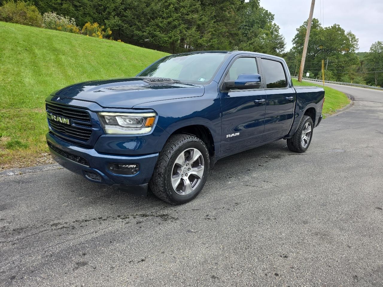 RAM 1500 Laramie Crew Cab SWB 4WD 2024