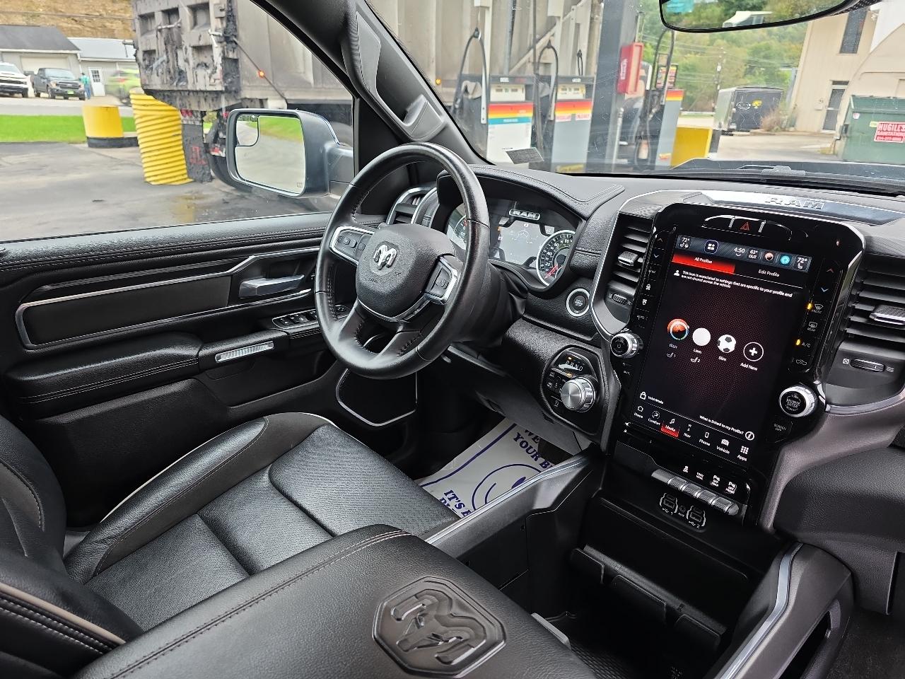 RAM 1500 Laramie Crew Cab SWB 4WD 2024