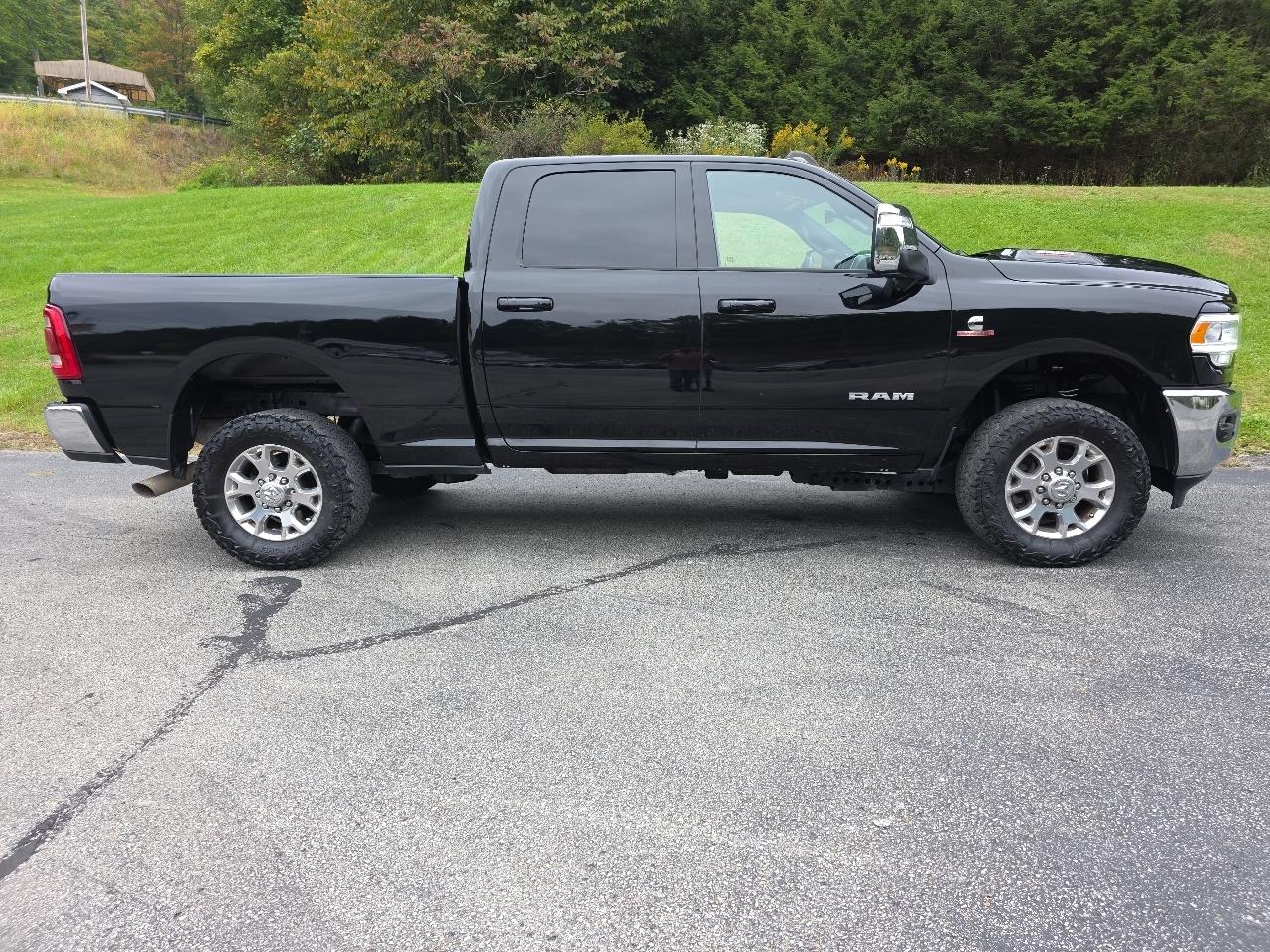 RAM 2500 Laramie Crew Cab SWB 4WD 2023