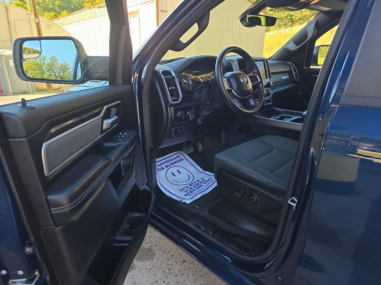 RAM 1500 Big Horn Quad Cab 4WD 2021