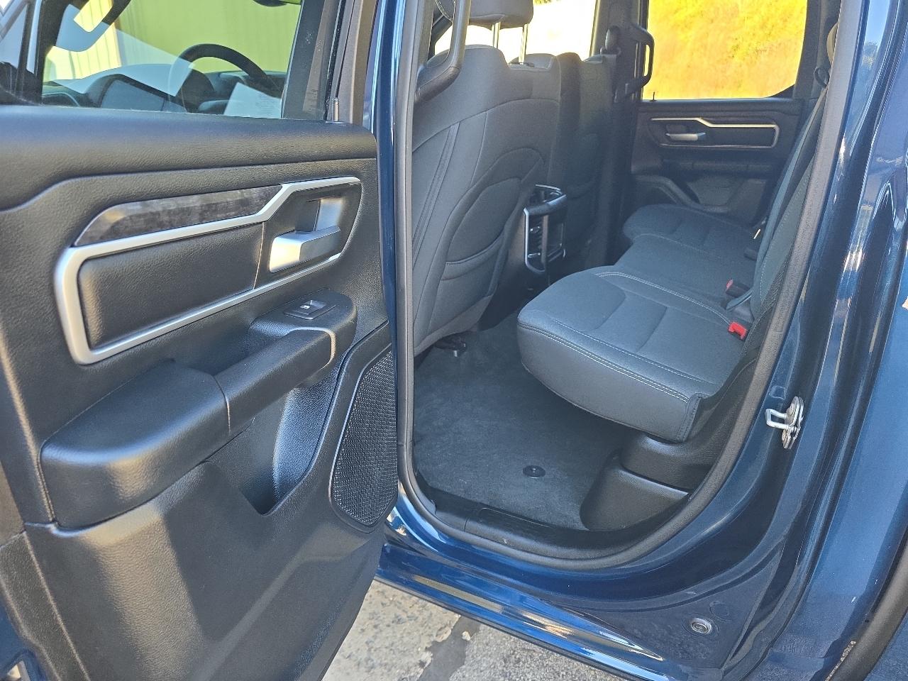 RAM 1500 Big Horn Quad Cab 4WD 2021
