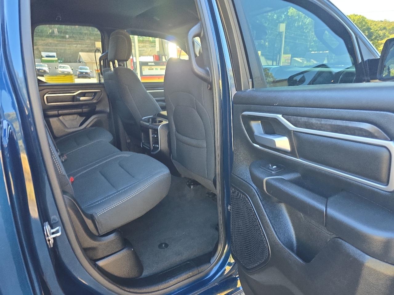 RAM 1500 Big Horn Quad Cab 4WD 2021