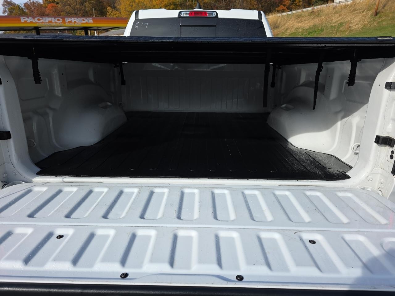 RAM 1500 Big Horn Quad Cab 4WD 2021