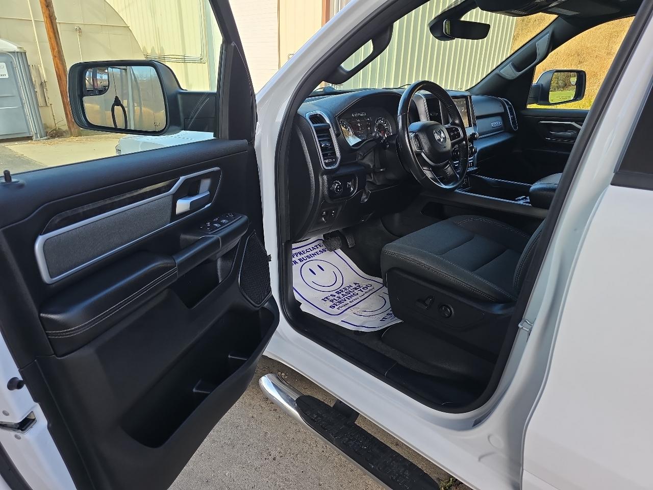RAM 1500 Big Horn Quad Cab 4WD 2021