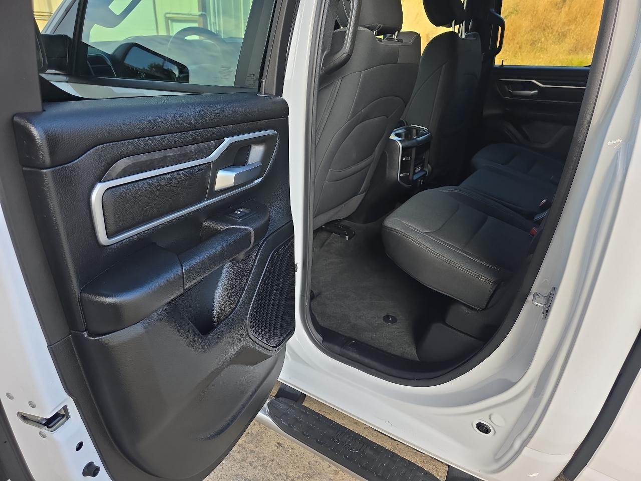 RAM 1500 Big Horn Quad Cab 4WD 2021