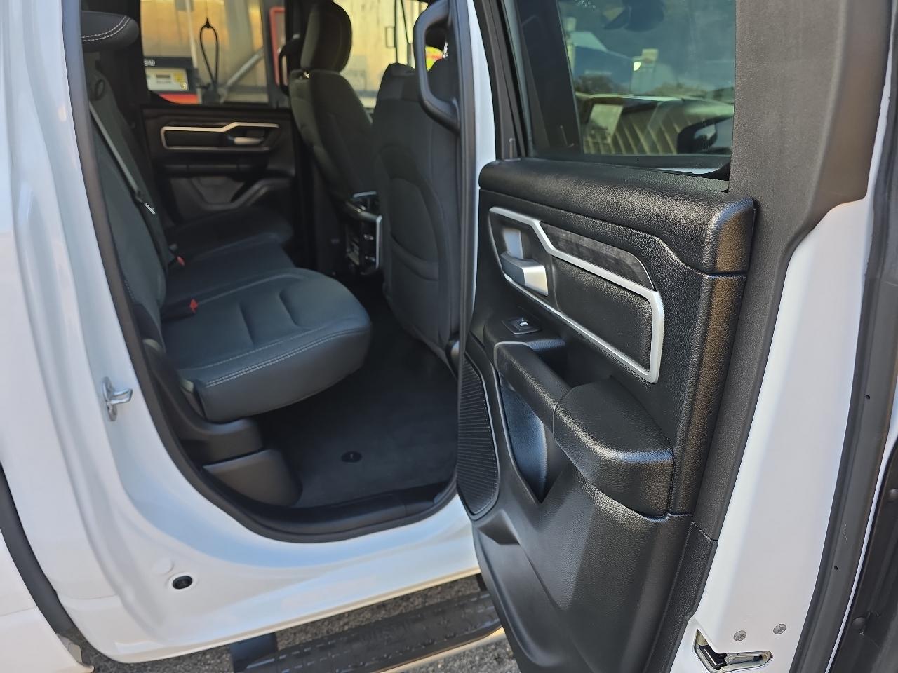 RAM 1500 Big Horn Quad Cab 4WD 2021