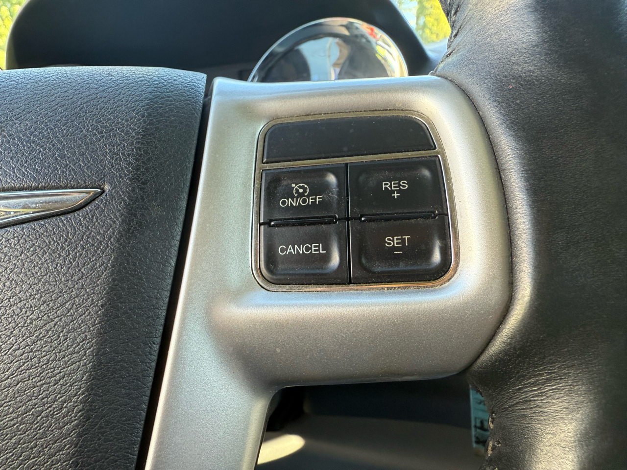 2014 Chrysler Town & Country Touring L photo 11