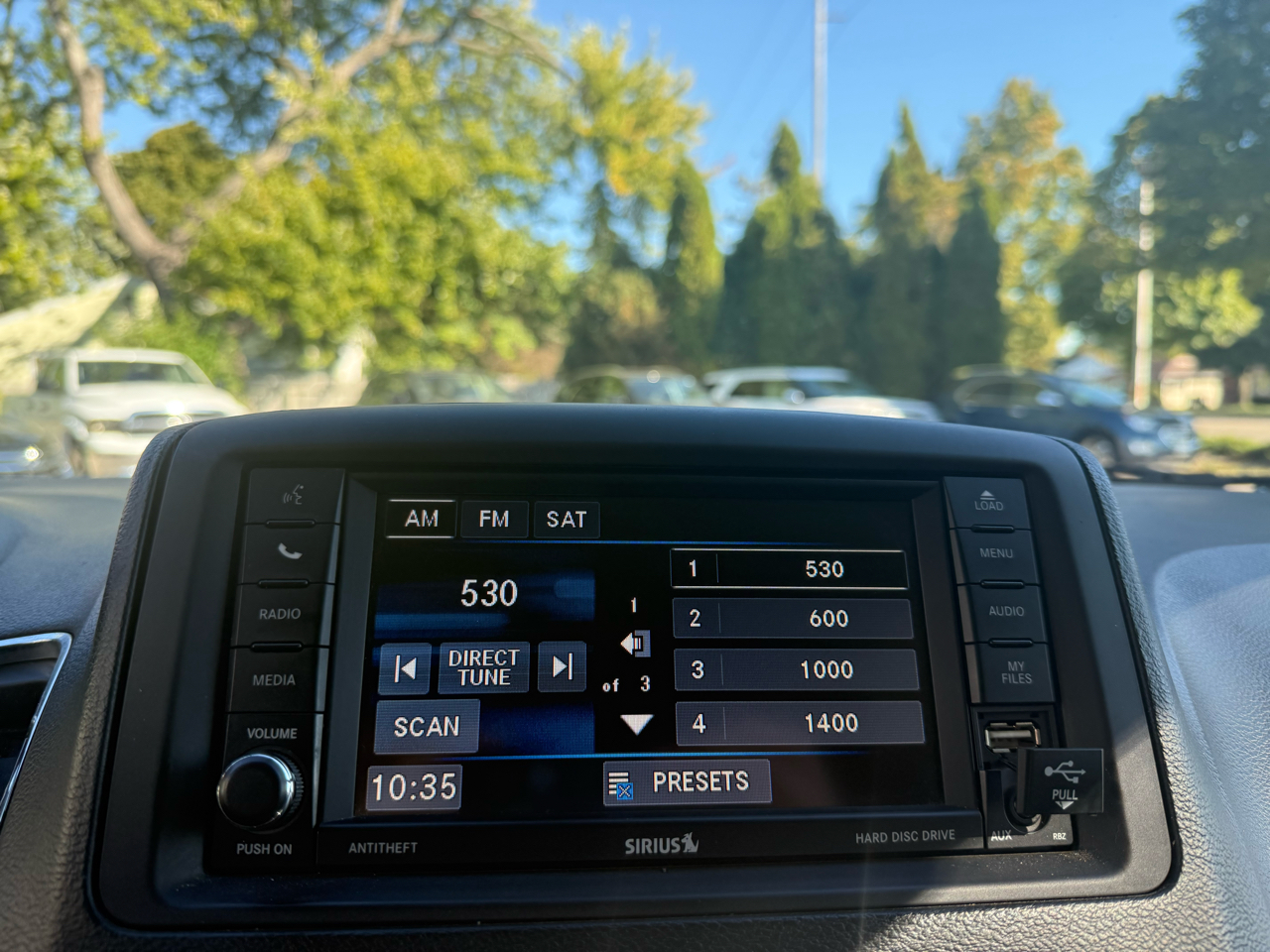 2014 Chrysler Town & Country Touring L photo 13
