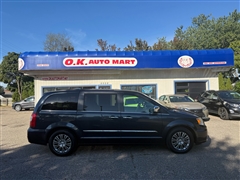 2014 Chrysler Town & Country 